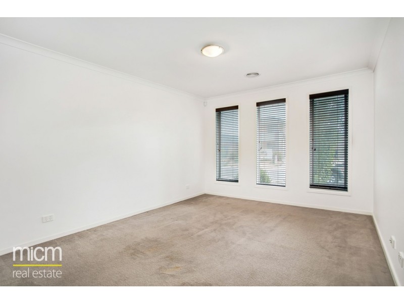 9 Seacoast Street, Point Cook VIC 3030