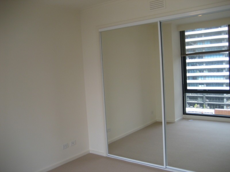 REF 042607/63 Whiteman Street, Southbank VIC 3006