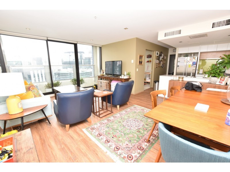 1806/100 Harbour Esplanade, Docklands VIC 3008