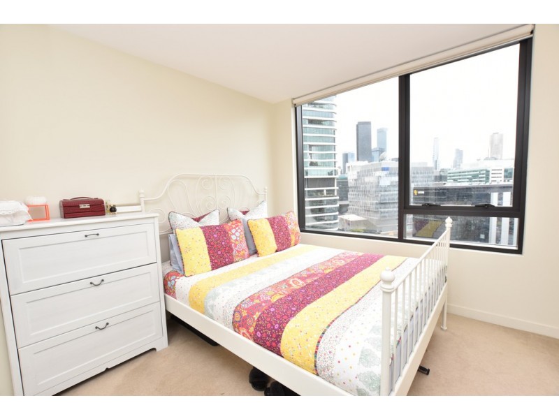 1806/100 Harbour Esplanade, Docklands VIC 3008