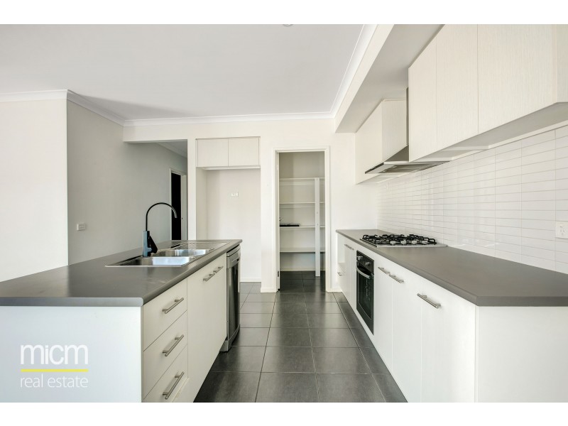 15 Reef Walk, Point Cook VIC 3030