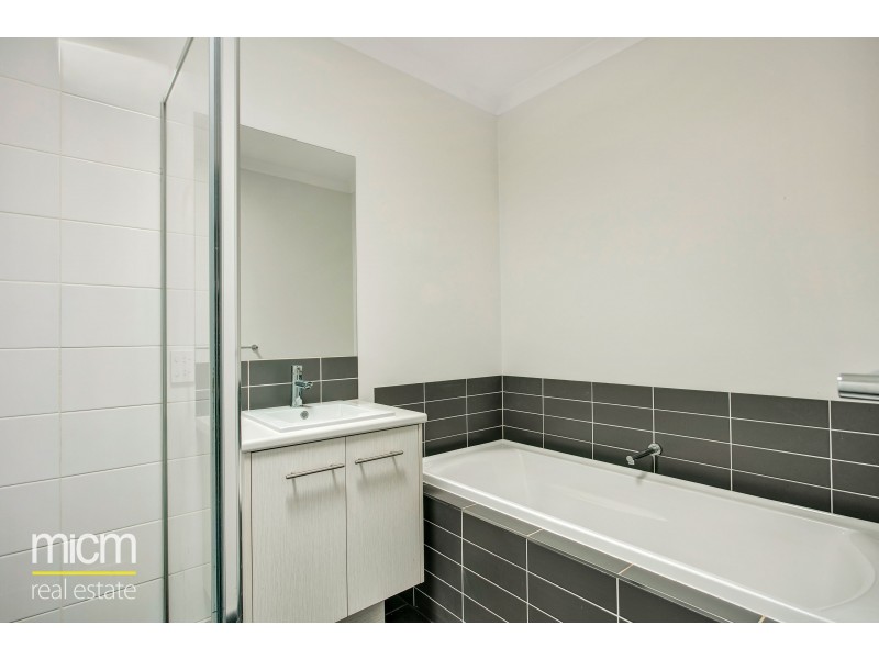 15 Reef Walk, Point Cook VIC 3030