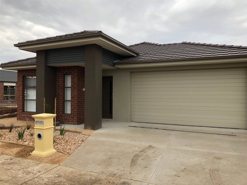 84 Evesham Street, Point Cook VIC 3030