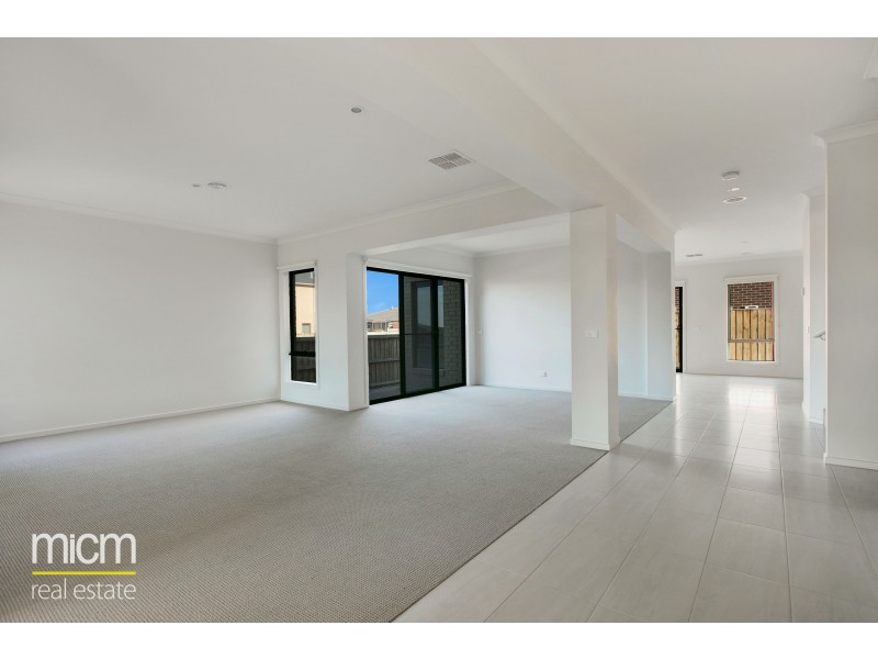 81 Bondi Parade, Point Cook VIC 3030