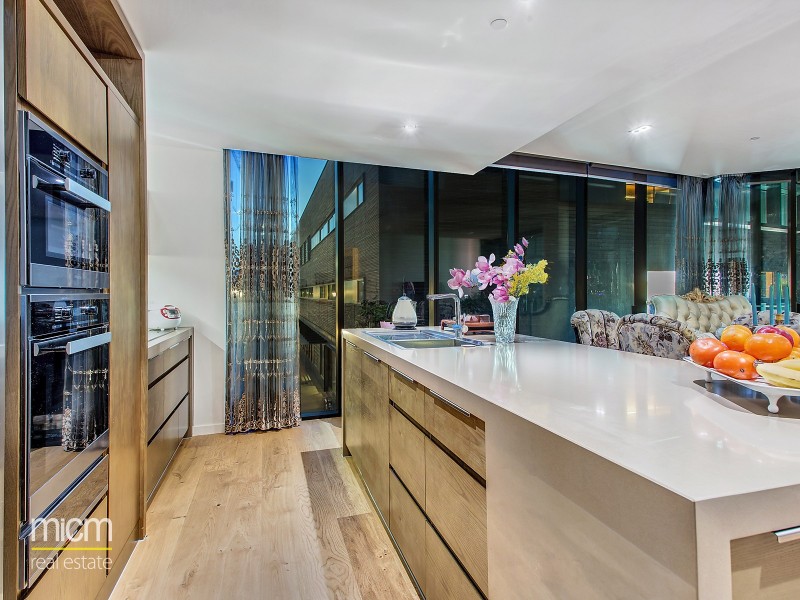 11M/9 Waterside Place, Docklands VIC 3008