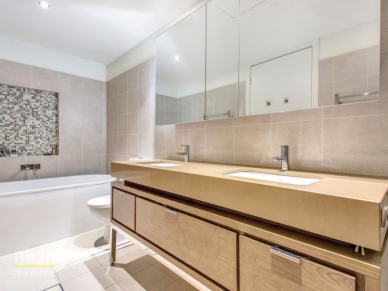 11M/9 Waterside Place, Docklands VIC 3008