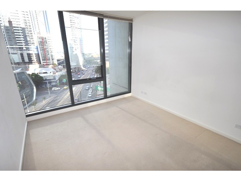 REF 050202/63 Whiteman Street, Southbank VIC 3006