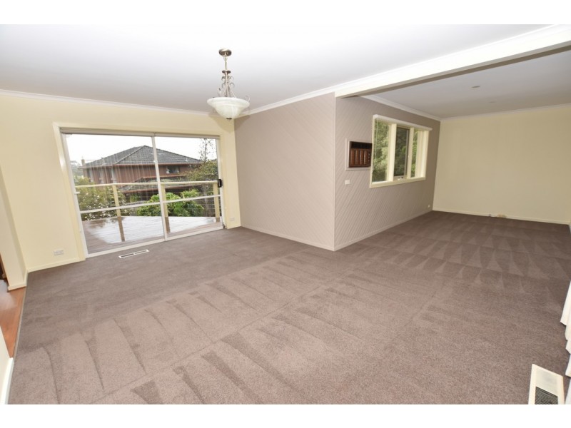 13 Argus Crescent, Doncaster East VIC 3109