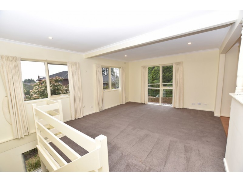 13 Argus Crescent, Doncaster East VIC 3109