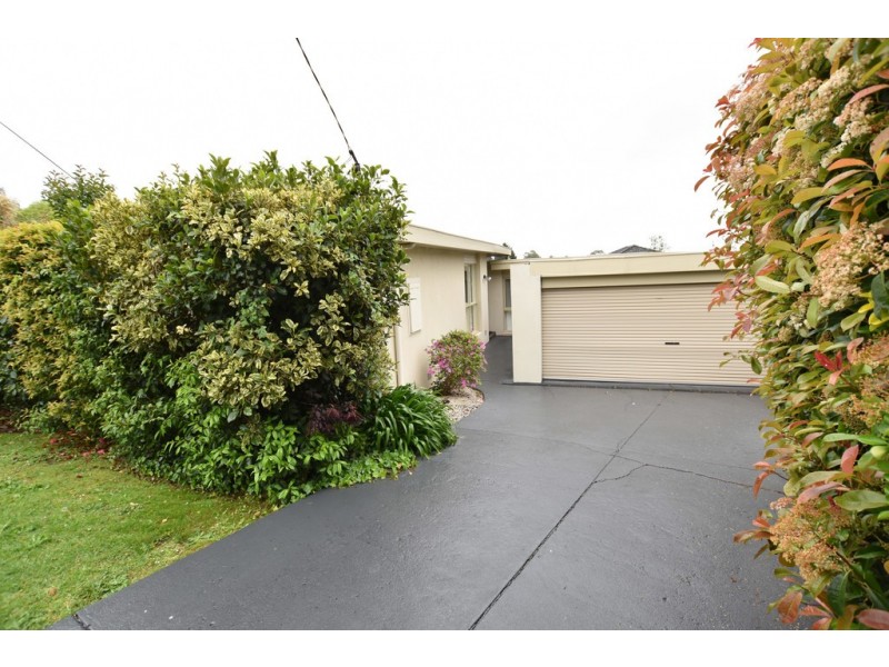 13 Argus Crescent, Doncaster East VIC 3109