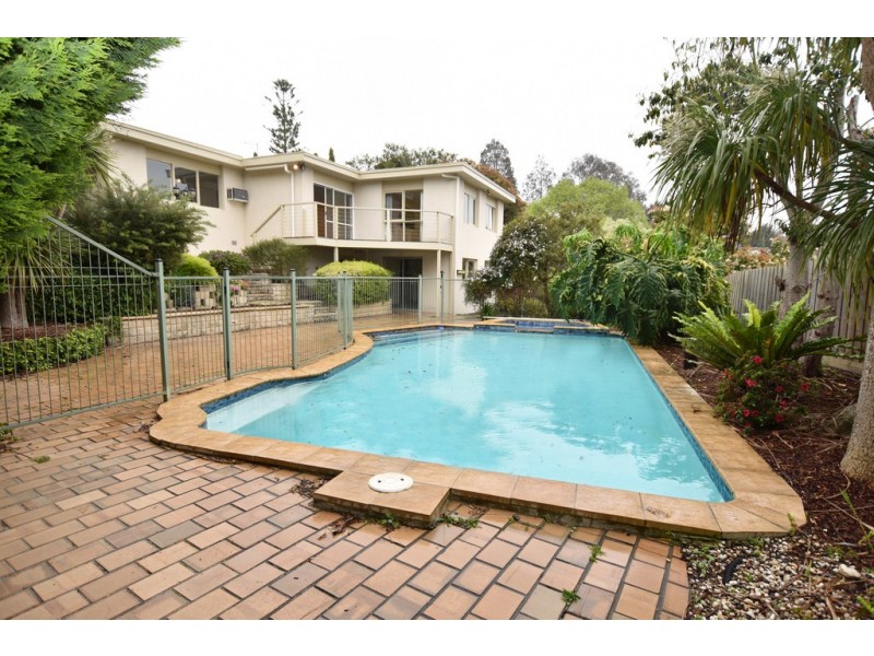 13 Argus Crescent, Doncaster East VIC 3109