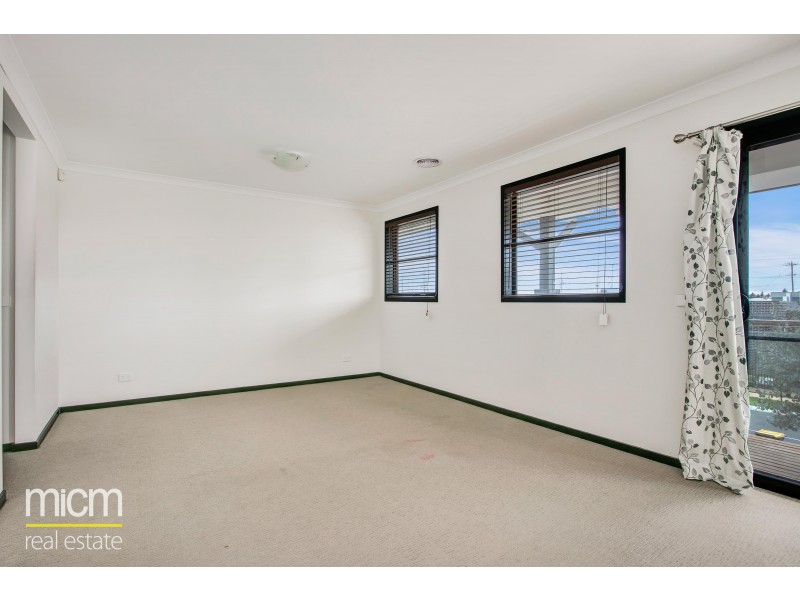 24 Pintail Close, Williams Landing VIC 3027