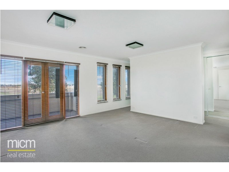 16 Ashcroft Avenue, Williams Landing VIC 3027