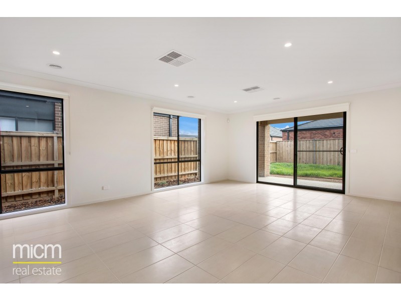 19 Bandicoot Loop, Tarneit VIC 3029