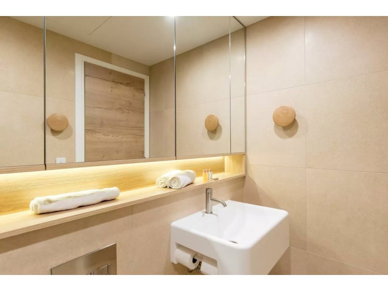 705/12 Queens Road, Melbourne VIC 3004