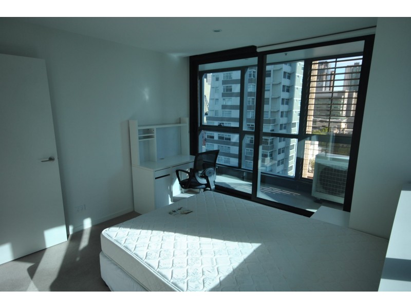 1406/8 Sutherland Street, Melbourne VIC 3000