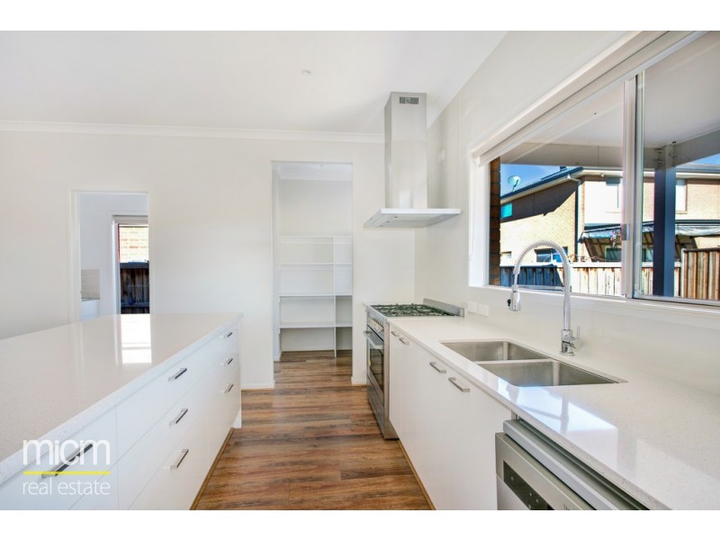 56 Sunnybank Drive, Point Cook VIC 3030