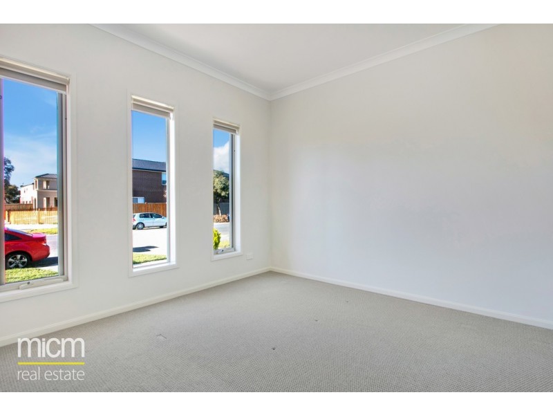 56 Sunnybank Drive, Point Cook VIC 3030