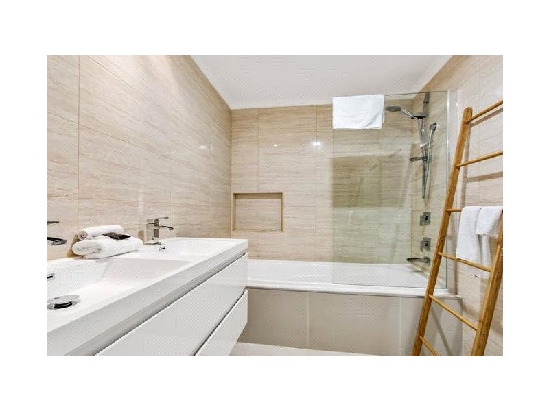 28/33 La Trobe Street, Melbourne VIC 3000