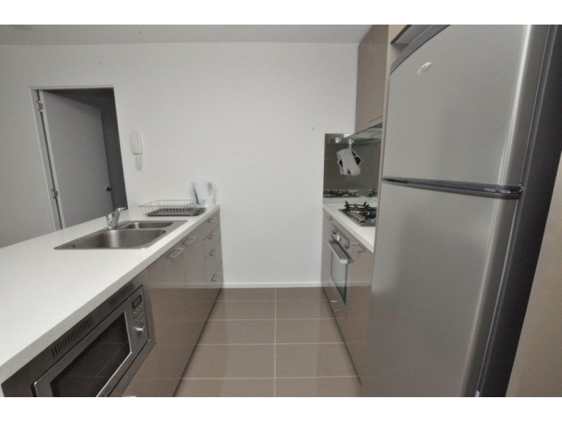 REF 051706/241 City Road, Southbank VIC 3006