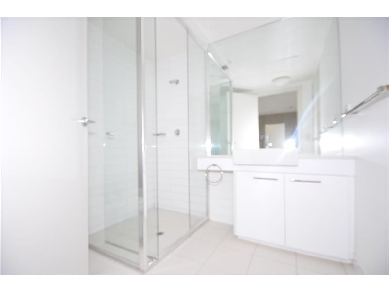 3310A/100 Harbour Esplanande, Docklands VIC 3008