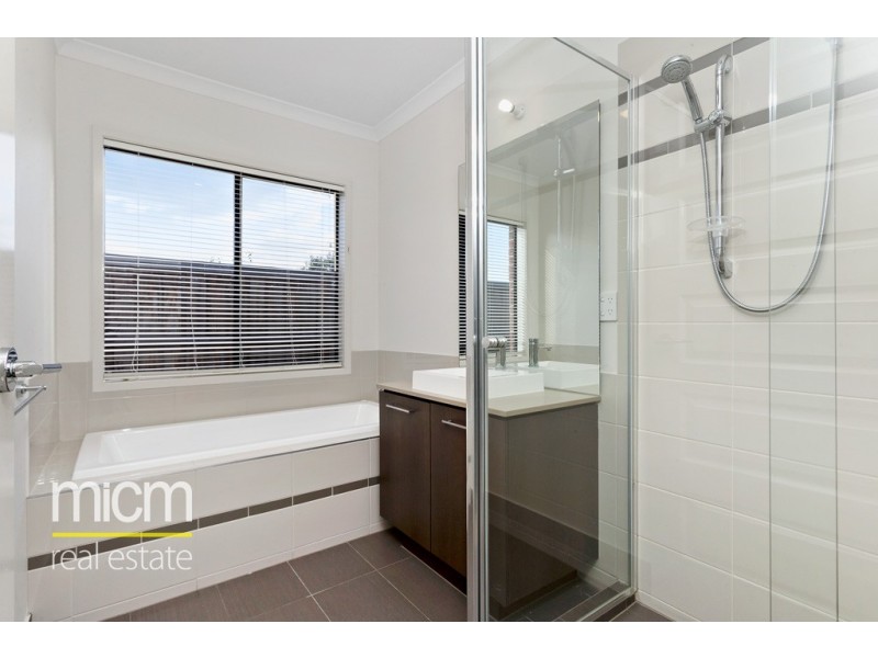 50 Alamanda Boulevard, Point Cook VIC 3030
