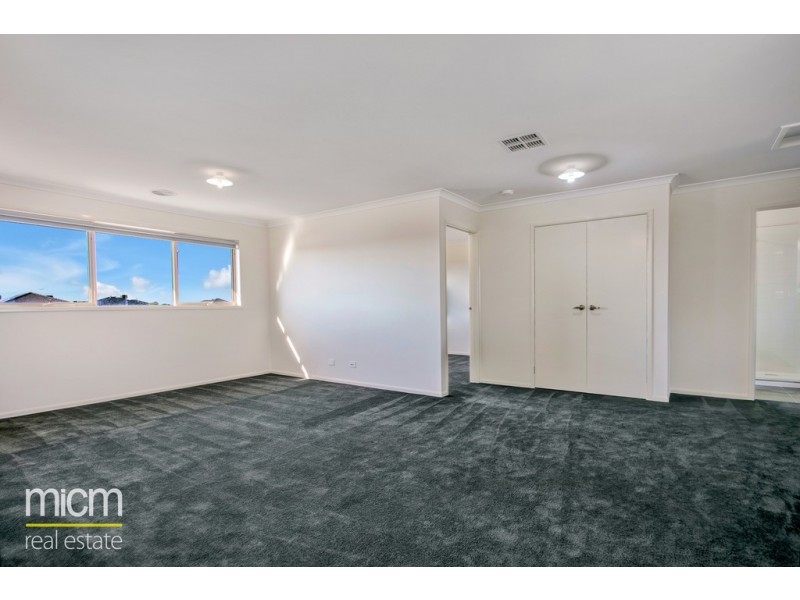 11 Mudgee Street, Point Cook VIC 3030