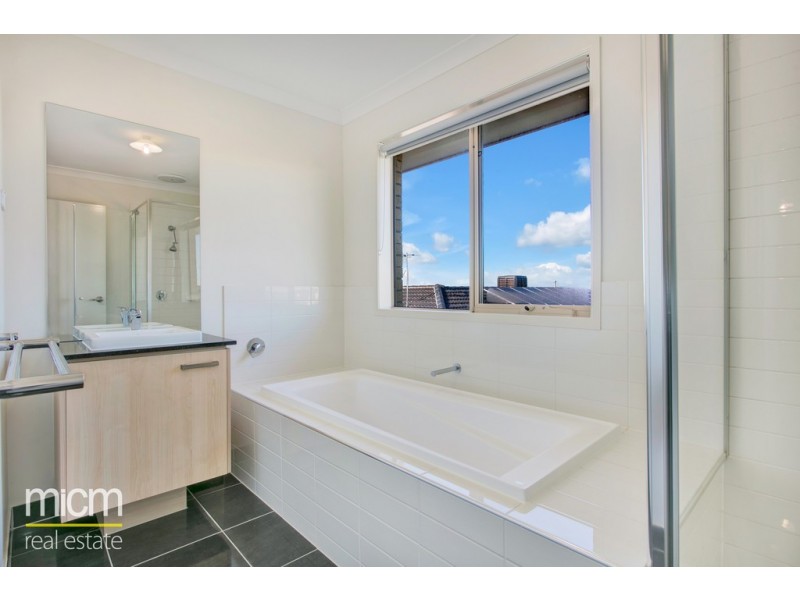 11 Mudgee Street, Point Cook VIC 3030