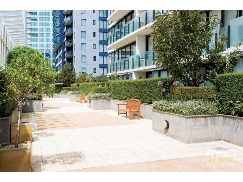 REF 052501/38 Bank Street, South Melbourne VIC 3205