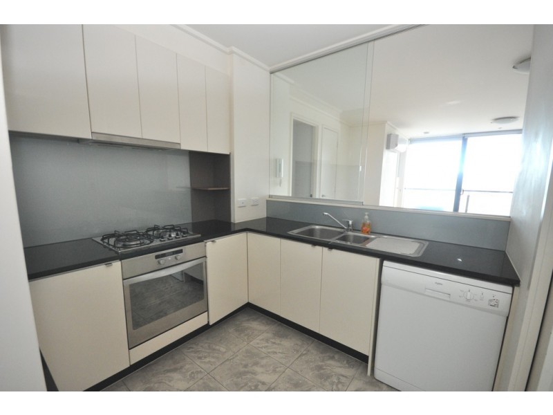 REF 052957/100 Kavanagh Street, Southbank VIC 3006