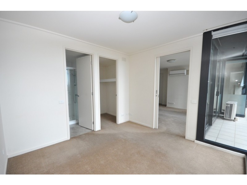REF 052957/100 Kavanagh Street, Southbank VIC 3006
