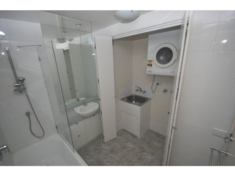 REF 052957/100 Kavanagh Street, Southbank VIC 3006