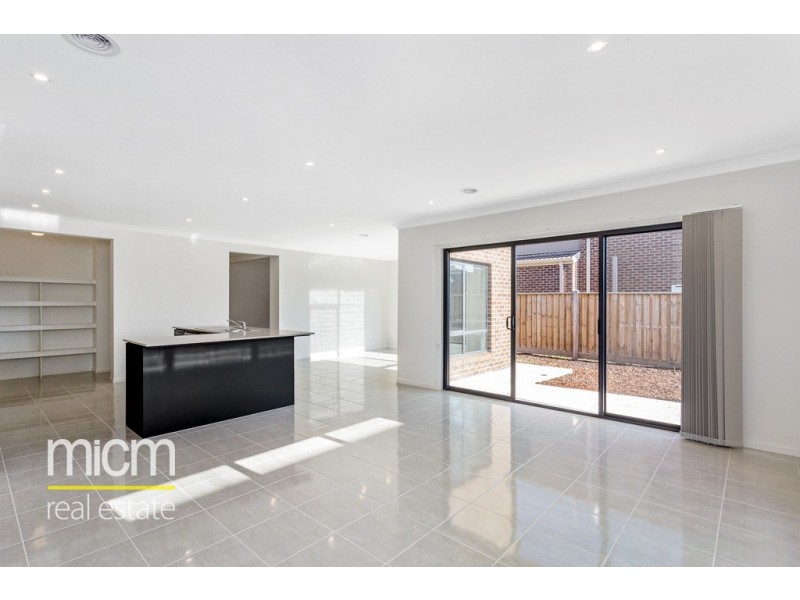 17 Grasso Avenue, Point Cook VIC 3030