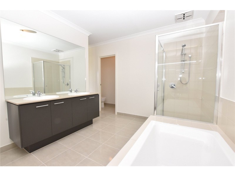 17 Grasso Avenue, Point Cook VIC 3030
