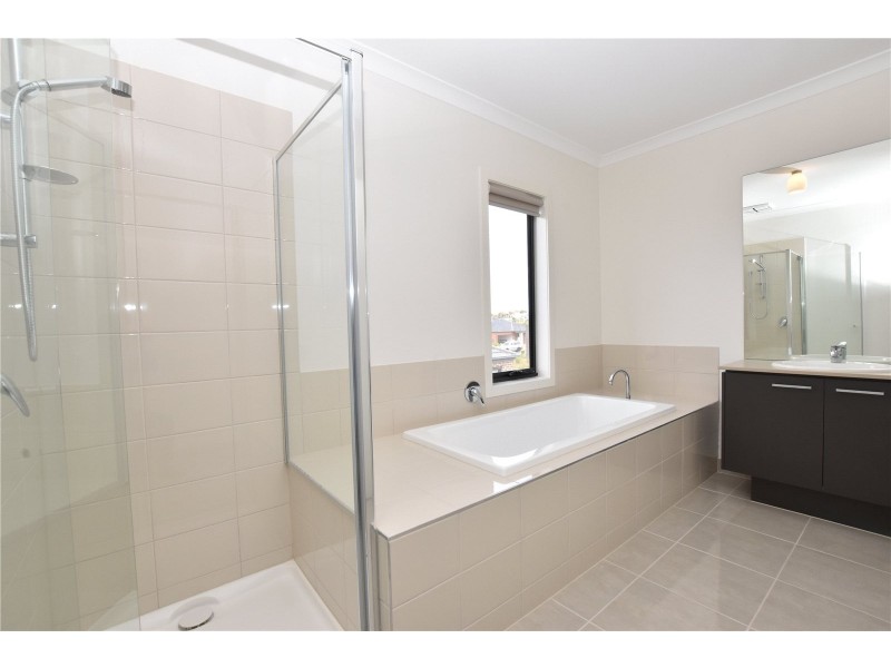 17 Grasso Avenue, Point Cook VIC 3030