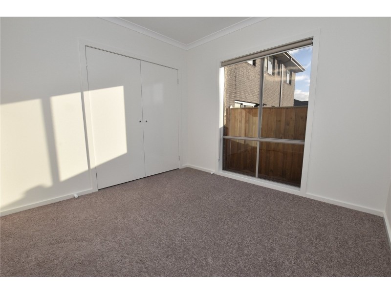 70 Karawarra Circuit, Cranbourne North VIC 3977