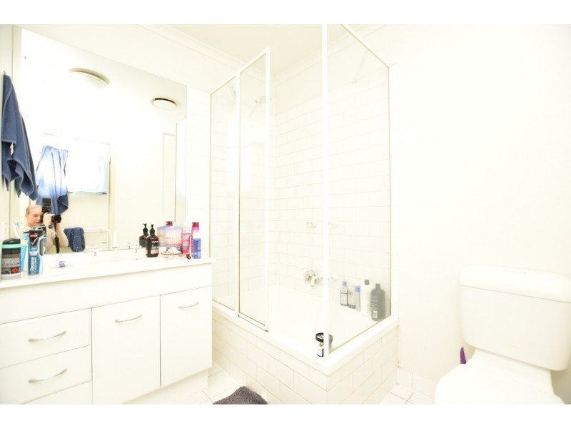 REF 06065/79 Whiteman Street, Southbank VIC 3006