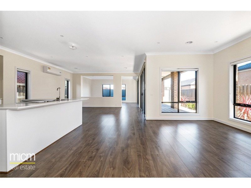 28 Fireside Avenue, Point Cook VIC 3030
