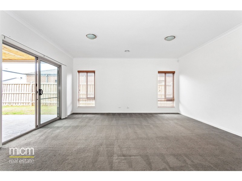 17 Seacoast Street, Point Cook VIC 3030