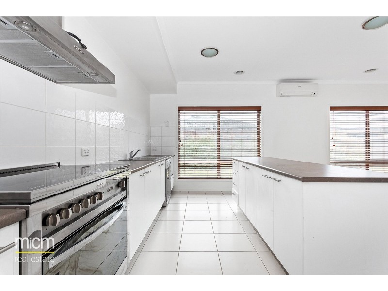 17 Seacoast Street, Point Cook VIC 3030