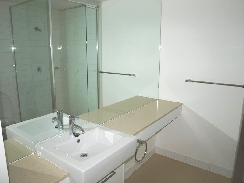 3307/100 Harbour Esplanade, Docklands VIC 3008