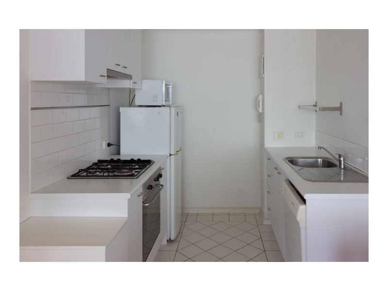 REF 061212/38 Kavanagh Street, Southbank VIC 3006