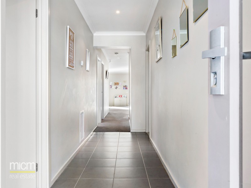 24 Lomandra Street, Point Cook VIC 3030