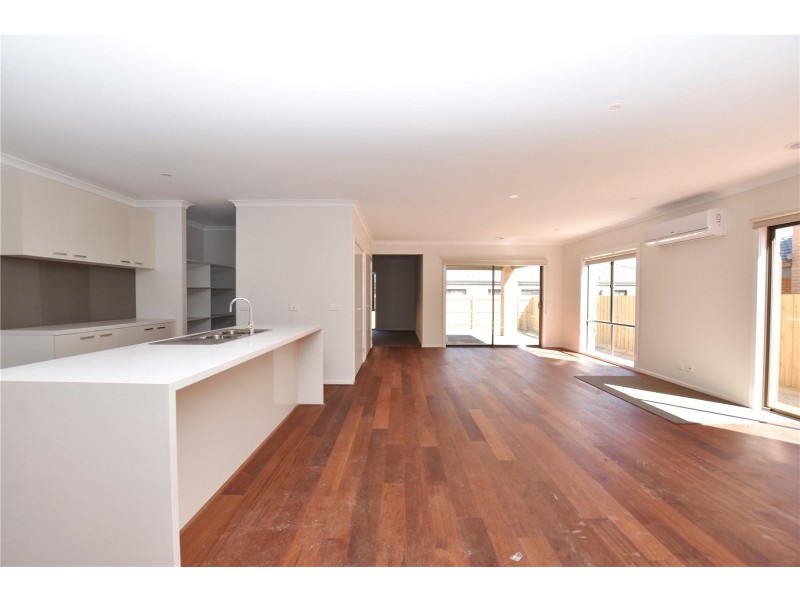 47 Noorat Place, Cranbourne North VIC 3977