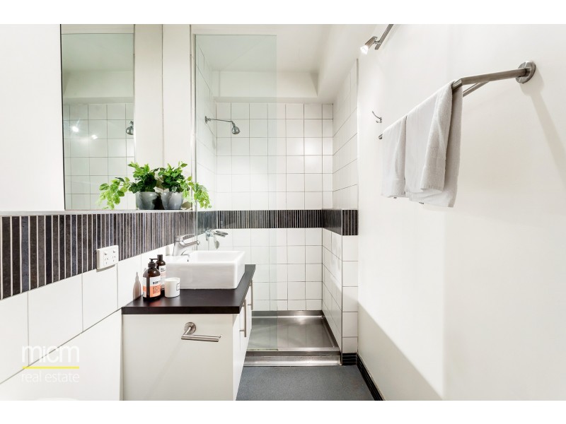 1415/325 Collins Street, Melbourne VIC 3000