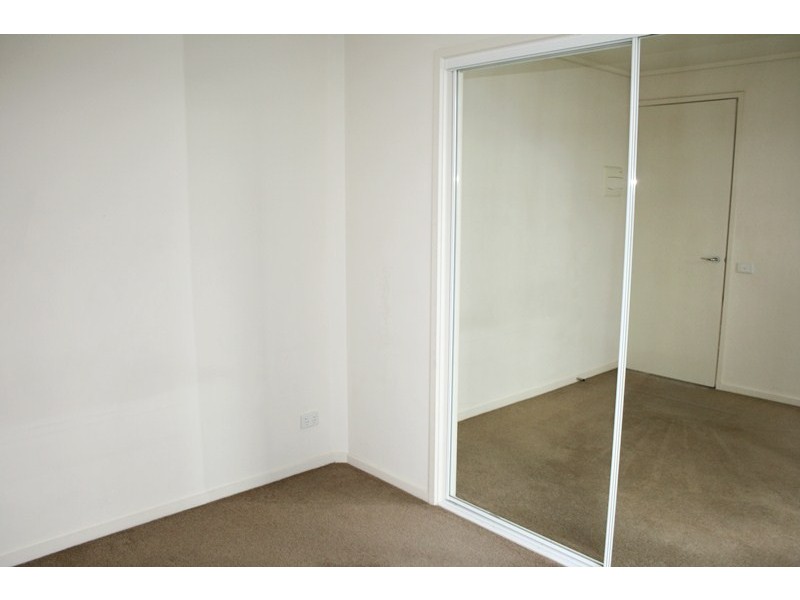 REF 061475/100 Kavanagh Street, Southbank VIC 3006