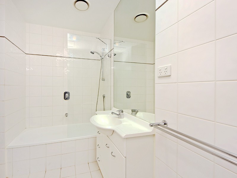 REF 061445/63 Dorcas Street, South Melbourne VIC 3205