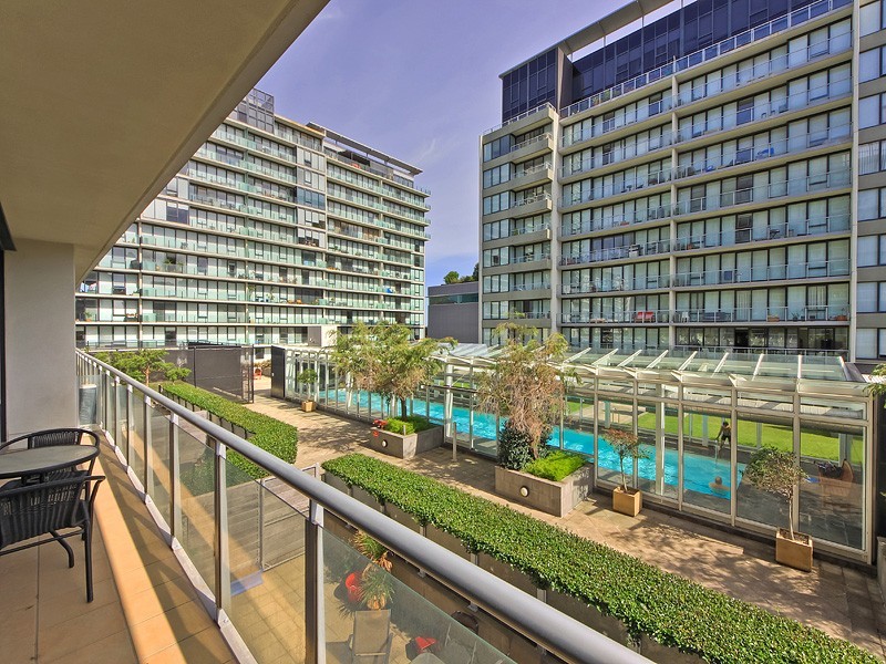 REF 061445/63 Dorcas Street, South Melbourne VIC 3205