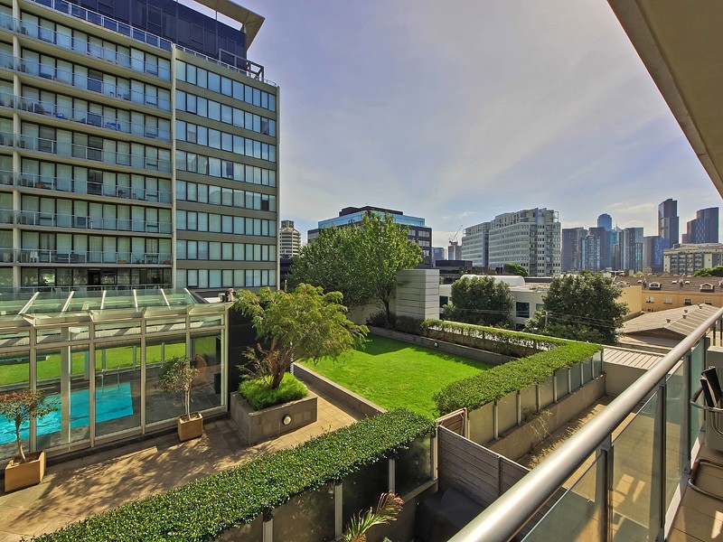 REF 061445/63 Dorcas Street, South Melbourne VIC 3205