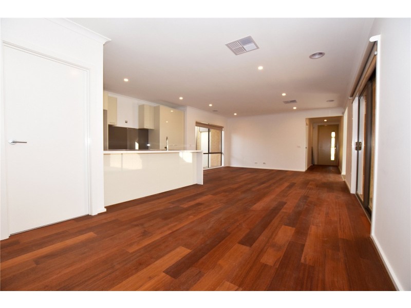 1 Rossiter Retreat, Cranbourne North VIC 3977